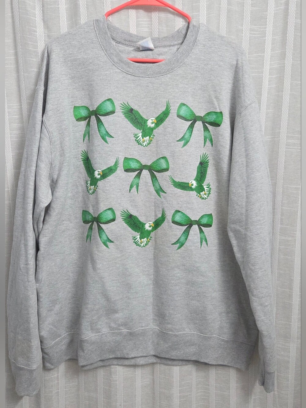 Philadelphia Eagles Swetshirt With coquette bows